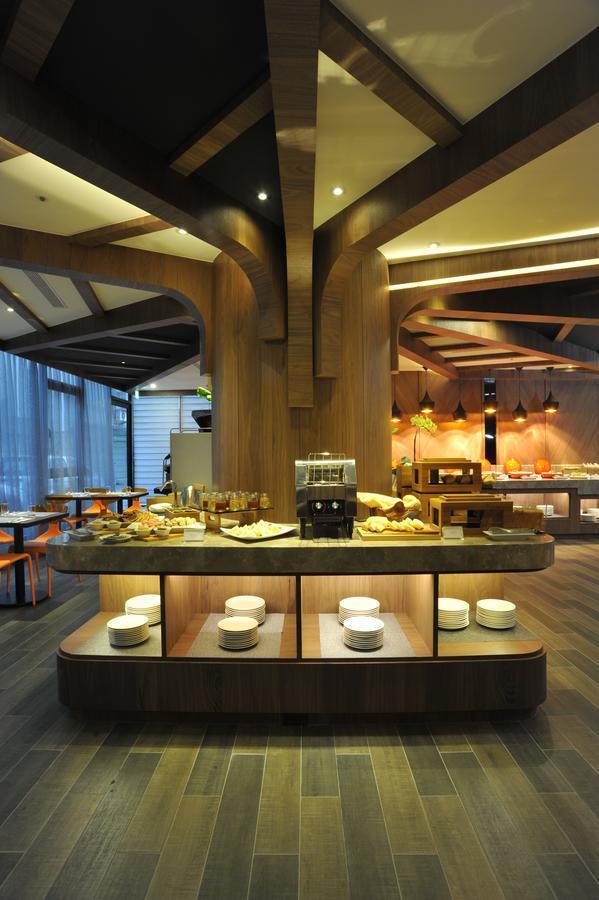 Hotel In Pingzhen Bagian luar foto